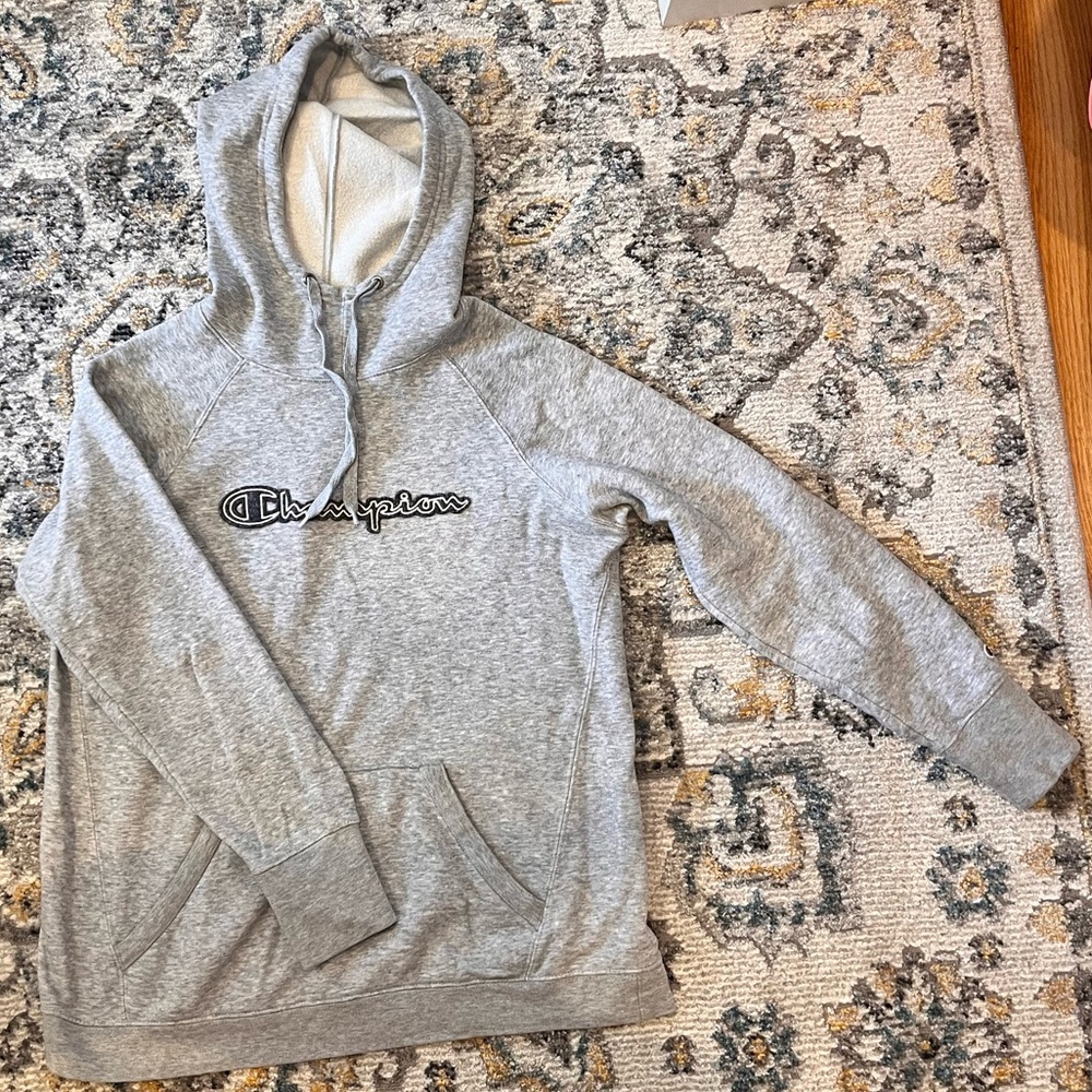 Women’s Gray Champion Sweatshirt (M)
